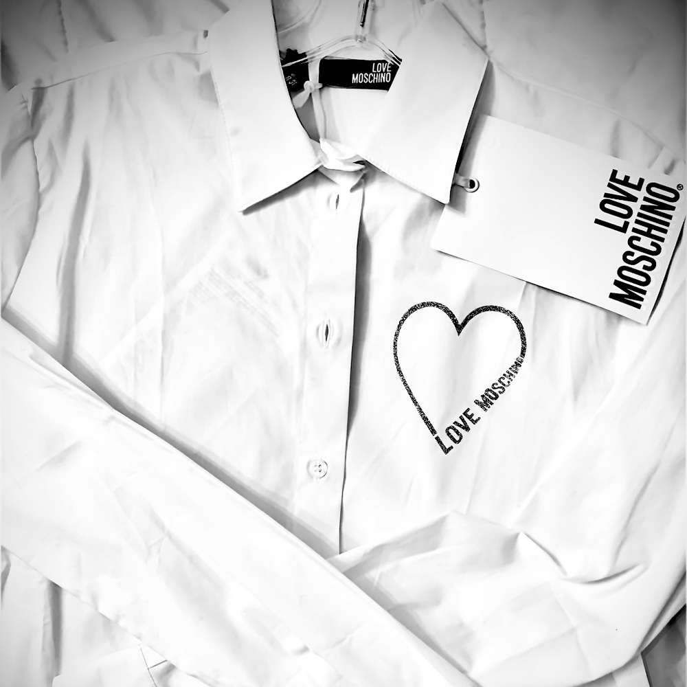 BNWT . LOVE MOSCHINO WHITE SHIRT